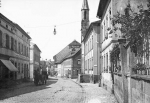 Premiere feiert die erste elektrische Straßenbeleuchtung in Hammelburg mit Bogenlampen in der Bahnhofstraße im November 1896.  Foto: Archiv Josef Kirchner